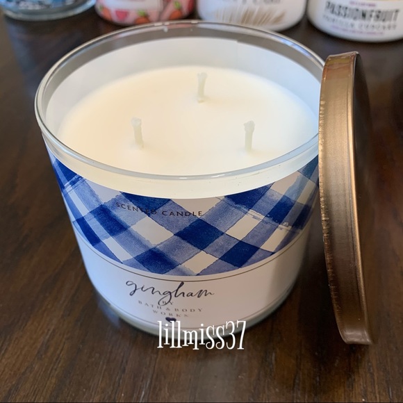 BRAND NEW BATH AND BODY WORKS 3 WICK CANDLE - Picture 2 of 4